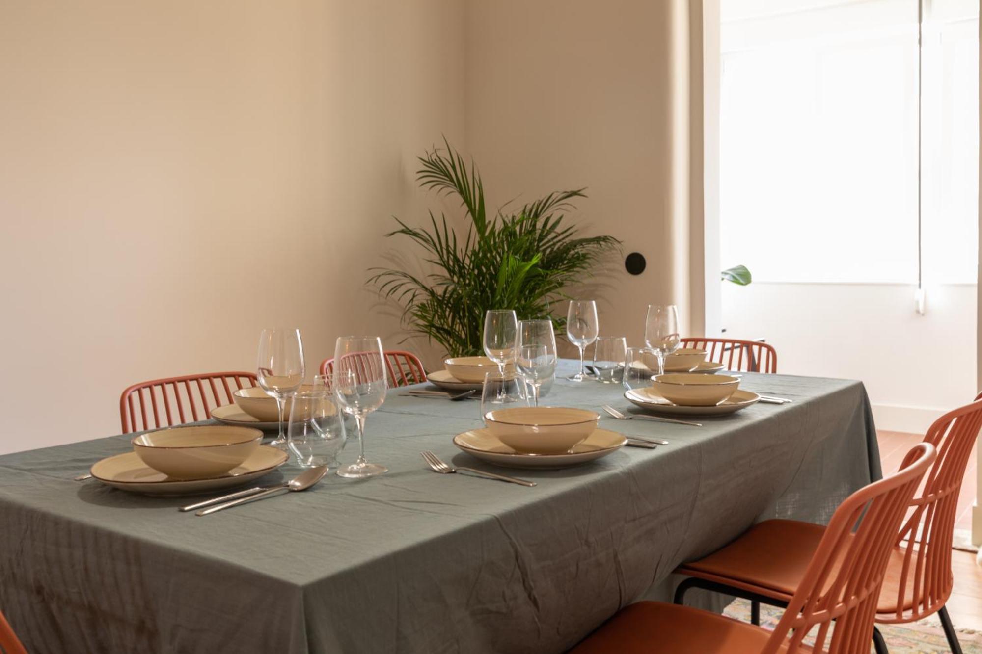 Alvalade 58 - Charming 2 Bedroom Apartment With Ac Near The Airport And City Center Lisbona Esterno foto