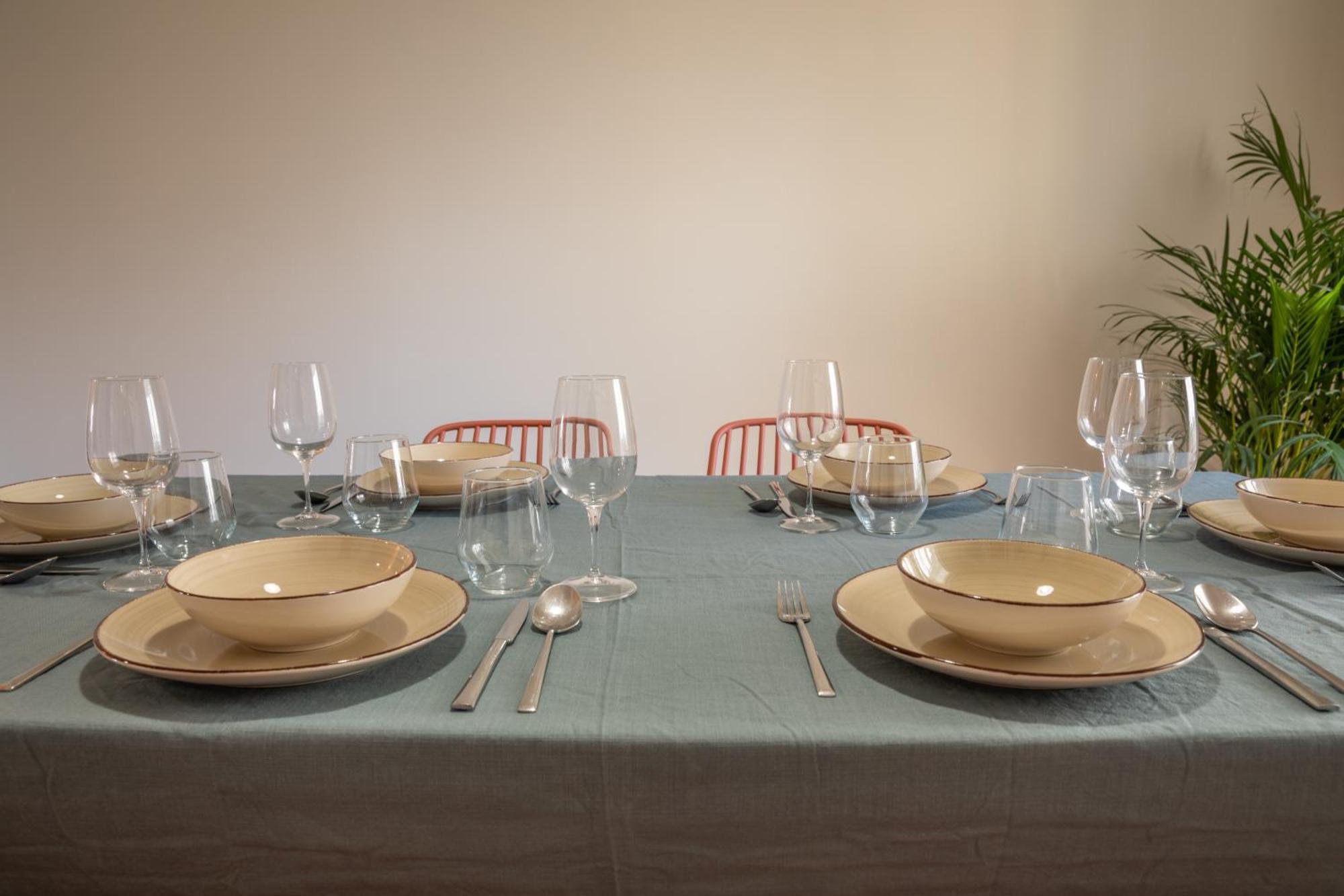 Alvalade 58 - Charming 2 Bedroom Apartment With Ac Near The Airport And City Center Lisbona Esterno foto