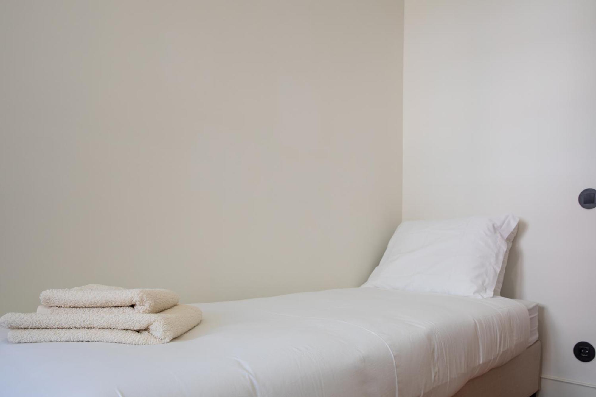 Alvalade 58 - Charming 2 Bedroom Apartment With Ac Near The Airport And City Center Lisbona Esterno foto