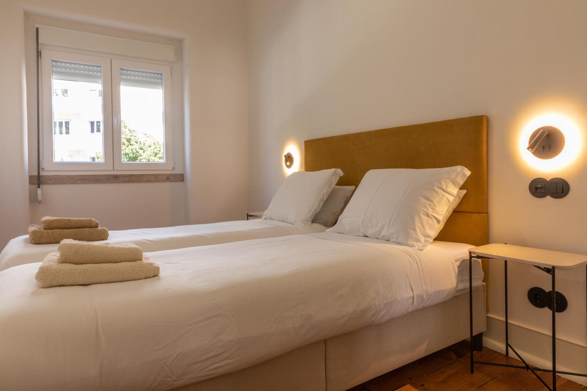 Alvalade 58 - Charming 2 Bedroom Apartment With Ac Near The Airport And City Center Lisbona Esterno foto